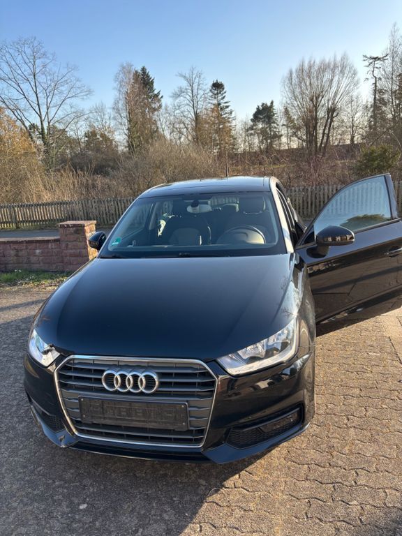 Schwarz Gebraucht 2016 Audi A1 Sportback Performance Kleinwagen | 11.300 € (Teuer) - Bild 1/4