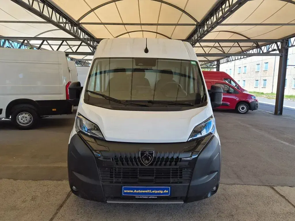 Gebraucht Peugeot Boxer 179 PS (131 kW) 2025 Weiß Van