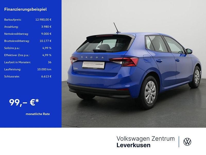 Gebraucht Skoda Fabia Easy 65 PS (47 kW) 2023 Schwarz / energy blau (metallic) Kleinwagen