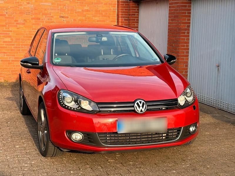Gebraucht VW Golf VI Style 105 PS (77 kW) 2011 Rot Kleinwagen