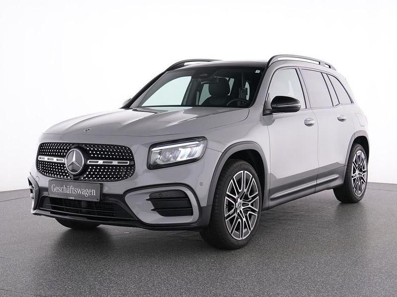 Grau Gebraucht 2025 Mercedes GLB180 AMG SUV | 45.985 € - Bild 1/4