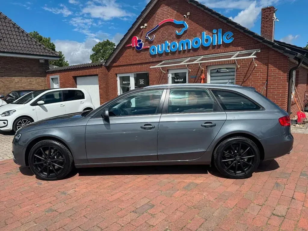 Gebraucht Audi A4 Attraction 245 PS (180 kW) 2012 Grau Kombi