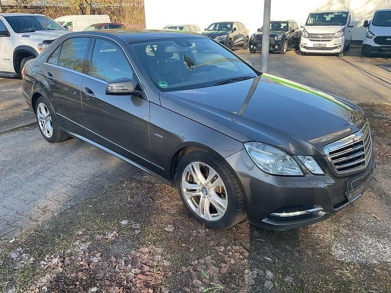 Gebraucht Mercedes E300 204 PS (150 kW) 2010 Grau Limousine