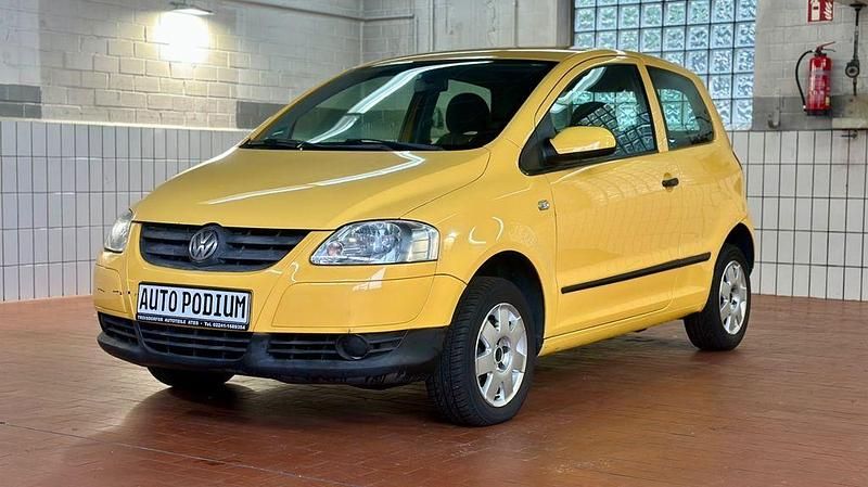Gebraucht VW Fox Basis 54 PS (39 kW) 2006 Gelb Kleinwagen