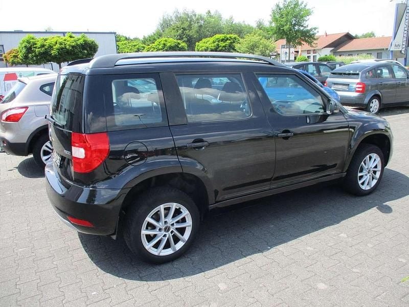 Używany Skoda Yeti 110 KM (80 kW) 2016 Czarny SUV