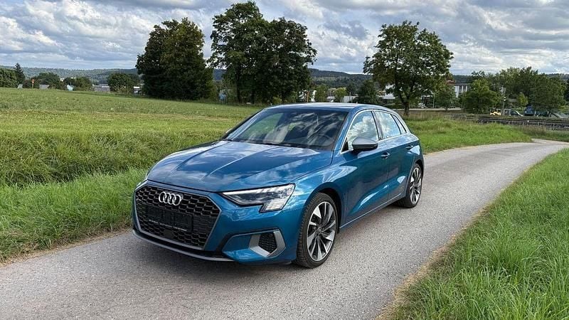 Blau Gebraucht 2020 Audi A3 S-Line Limousine | 18.990 € (Guter Preis) - Bild 1/4