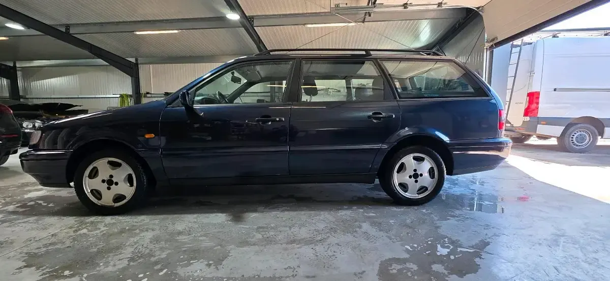 Używany VW Passat GT 90 KM (66 kW) 1993 Niebieski Kombi