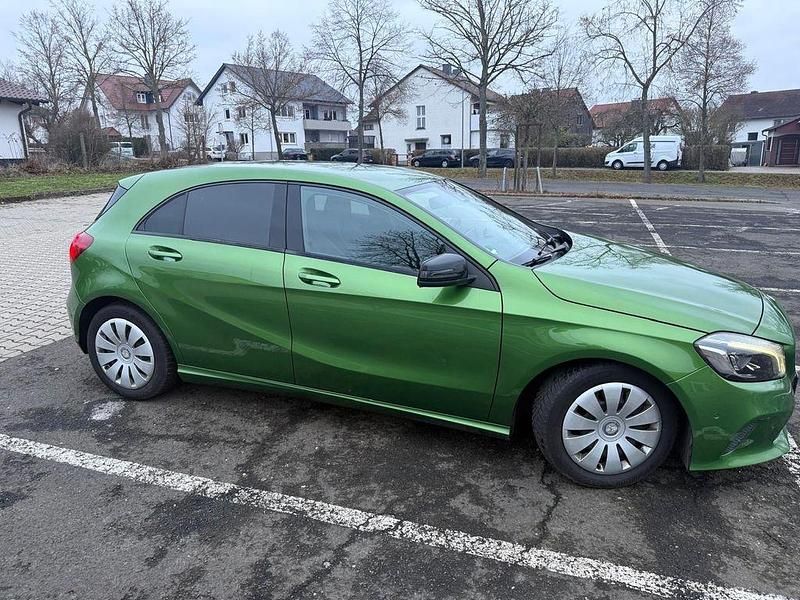 Gebraucht Mercedes A220 Urban 177 PS (130 kW) 2017 Grün Limousine