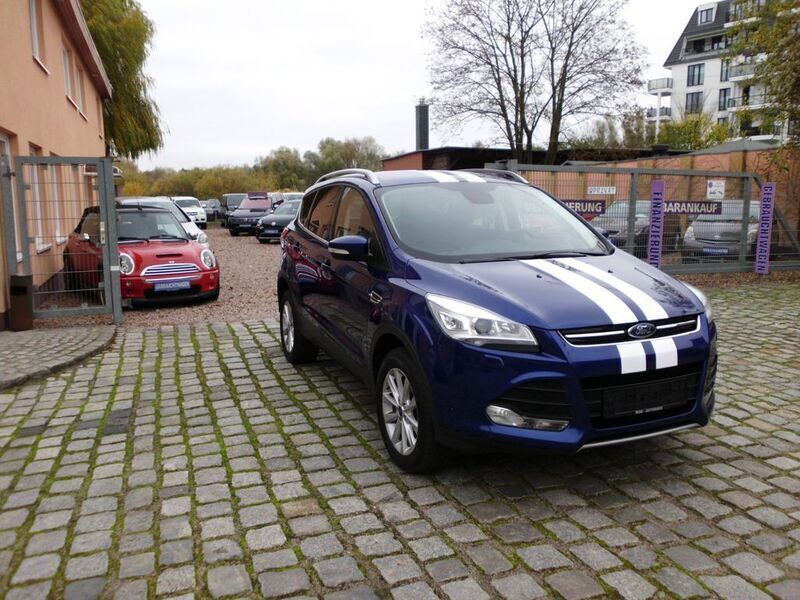 Gebraucht Ford Kuga Titanium 150 PS (110 kW) 2016 Blau SUV