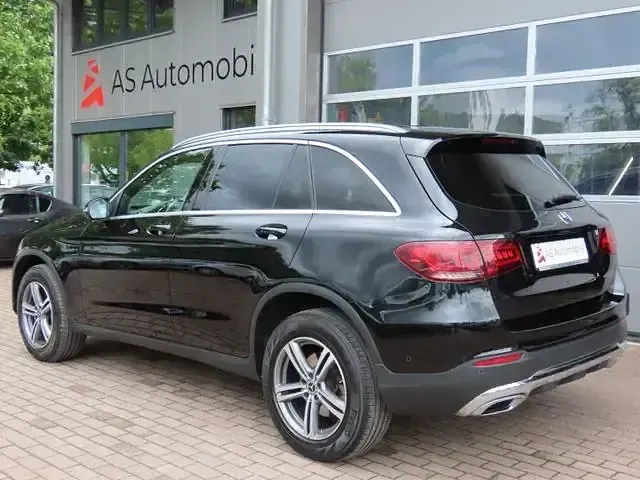 Gebraucht Mercedes GLC220 194 PS (142 kW) 2019 Schwarz/baltic black SUV