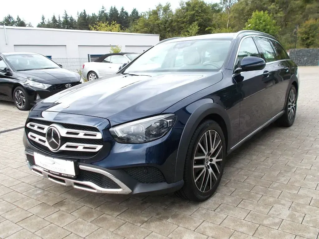 Gebraucht Mercedes E400 Avantgarde 330 PS (242 kW) 2020 Blau Kombi