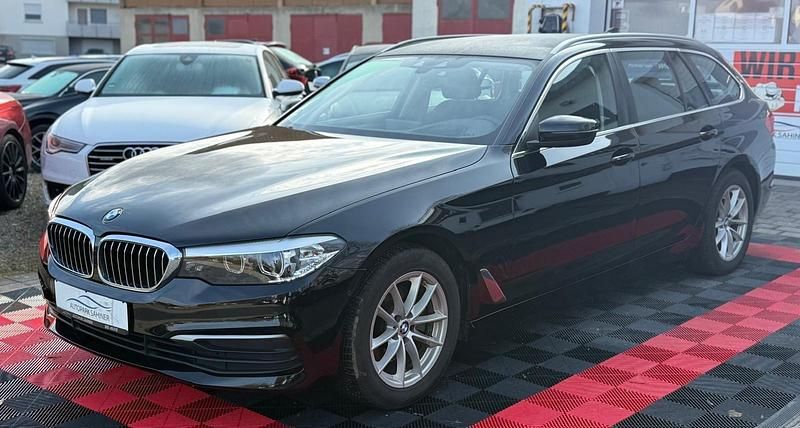 Gebraucht BMW 520 Performance 190 PS (139 kW) 2017 Schwarz ii/bonnet fluid black Kombi