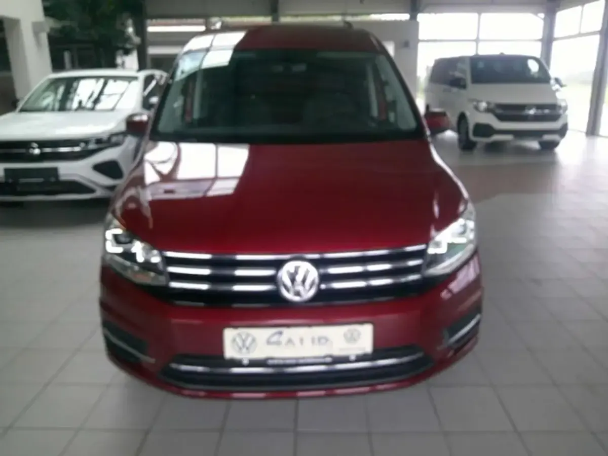 Gebraucht VW Caddy Highline 131 PS (96 kW) 2019 Fortanarot metallic Van / Kleinbus
