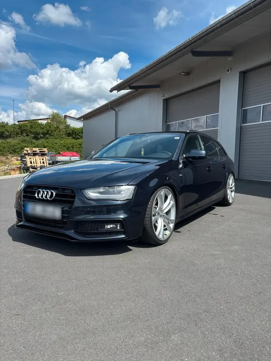 Gebraucht Audi A4 S-line plus 177 PS (130 kW) 2012 Blau Kombi