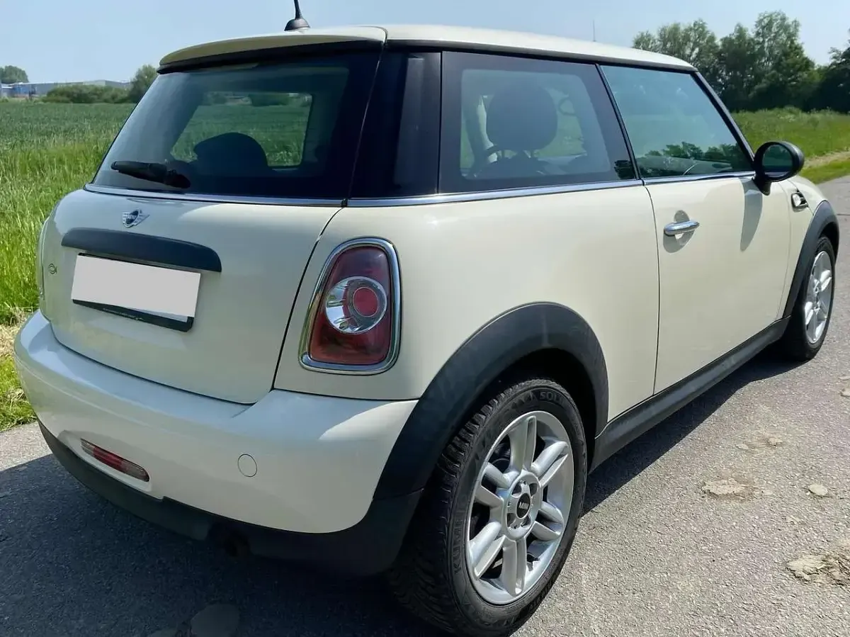 Gebraucht Mini ONE 98 PS (72 kW) 2011 Weiß Kleinwagen
