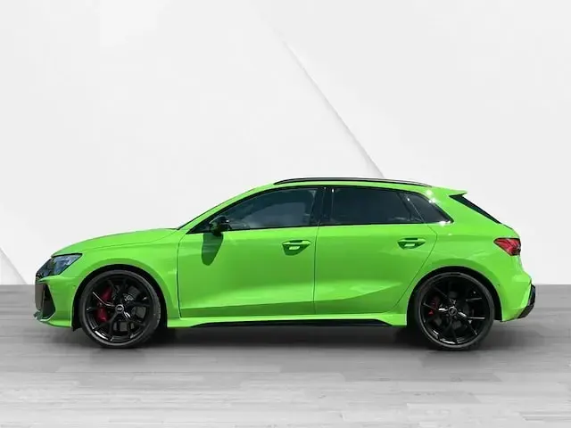 Gebraucht Audi RS3 Sportback Ambiente 400 PS (294 kW) 2025 Kyalamigrün Kleinwagen