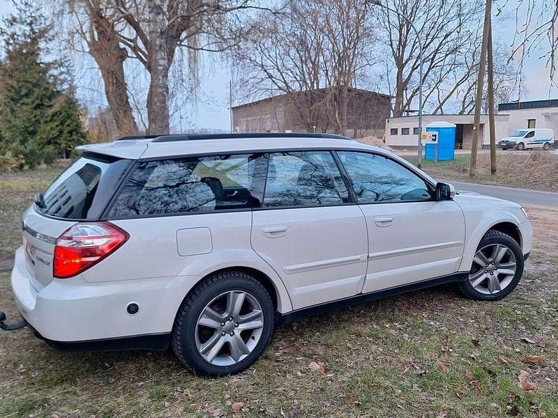 Gebraucht Subaru Outback 173 PS (127 kW) 2009 Weiß Kombi