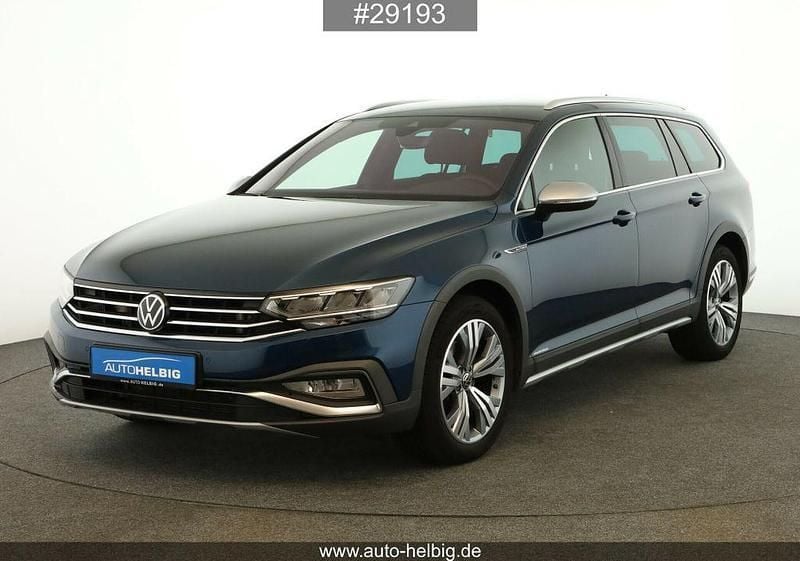 Blau Gebraucht 2023 VW Passat Alltrack Kombi | 31.990 € (Guter Preis) - Bild 1/4