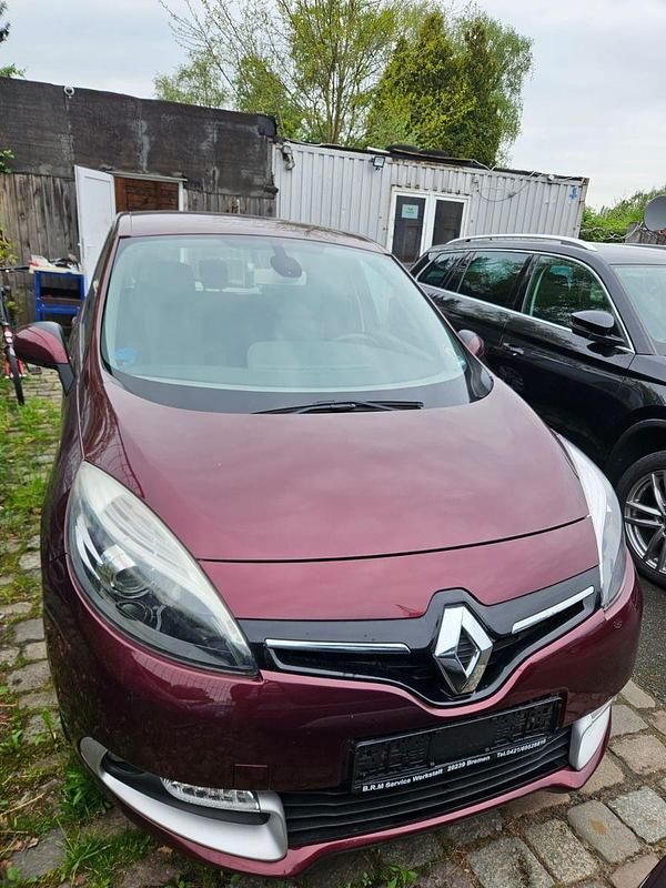 Violet Gebraucht 2014 Renault Mégane GrandTour Kombi | 4.900 € (Guter Preis) - Bild 1/4