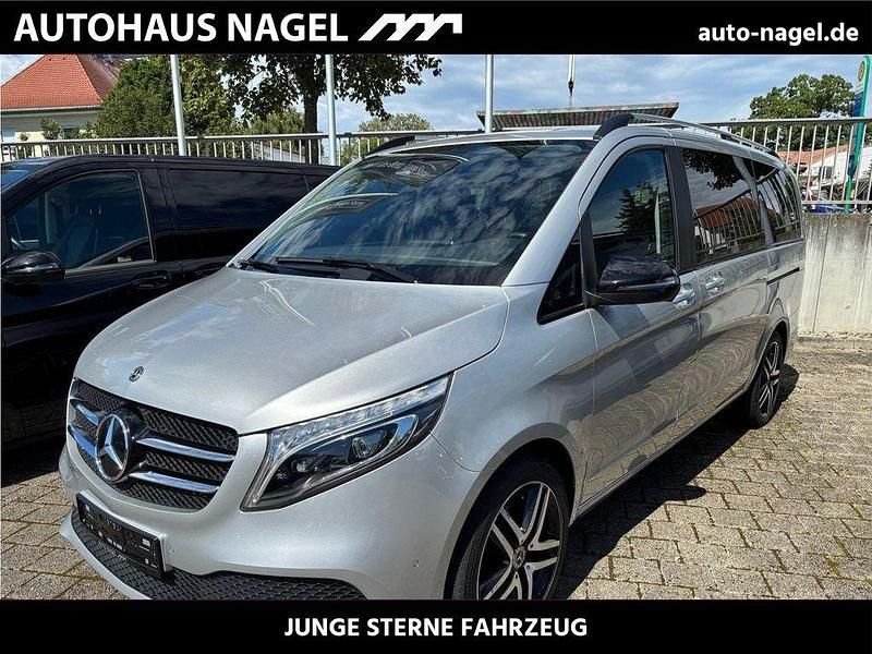 Silber Gebraucht 2021 Mercedes V250 Avantgarde Van / Kleinbus | 51.880 € (Fairer Preis) - Bild 1/4
