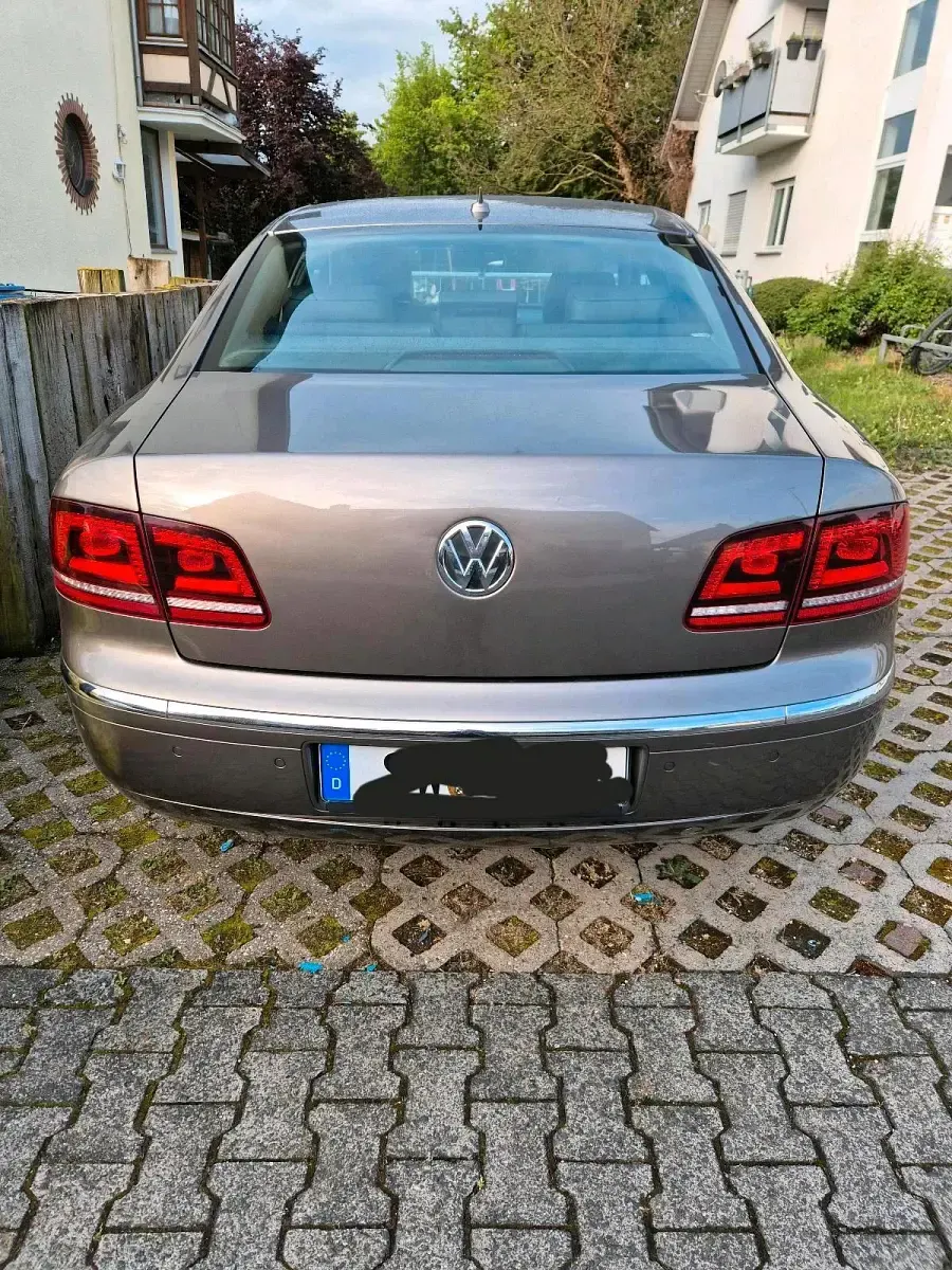 Gebraucht VW Phaeton 240 PS (176 kW) 2013 Beige Limousine