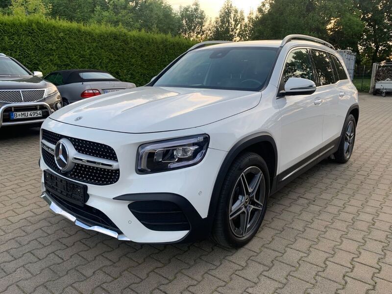 Weiß Gebraucht 2021 Mercedes GLB220 AMG line SUV | 27.300 € (Fairer Preis) - Bild 1/4