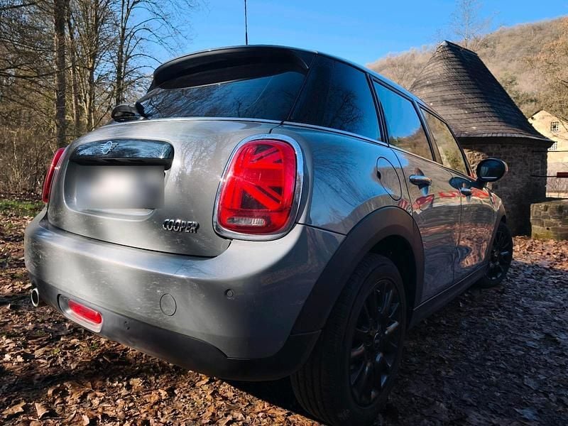 Gebraucht Mini Cooper 136 PS (100 kW) 2019 Grau Kleinwagen