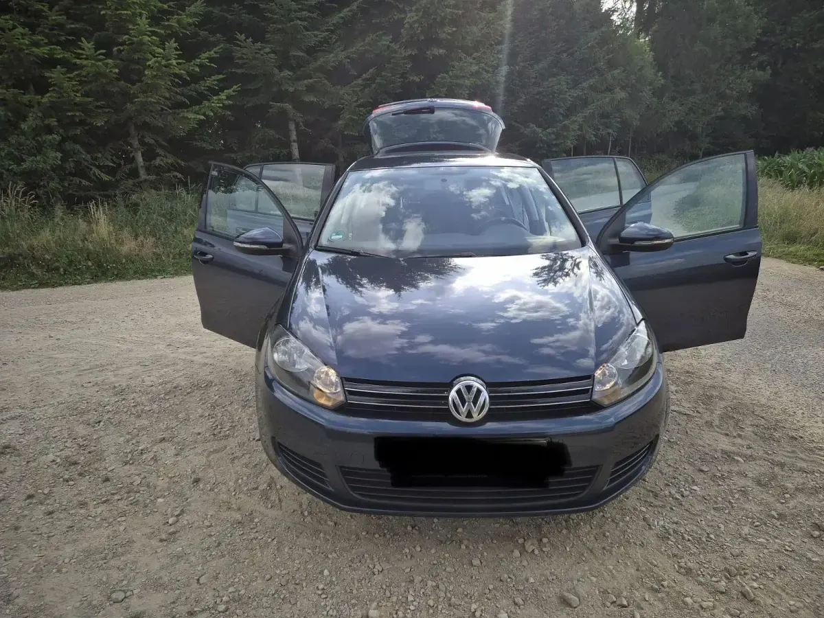 Gebraucht VW Golf VI Comfortline 122 PS (89 kW) 2011 Blau Kleinwagen