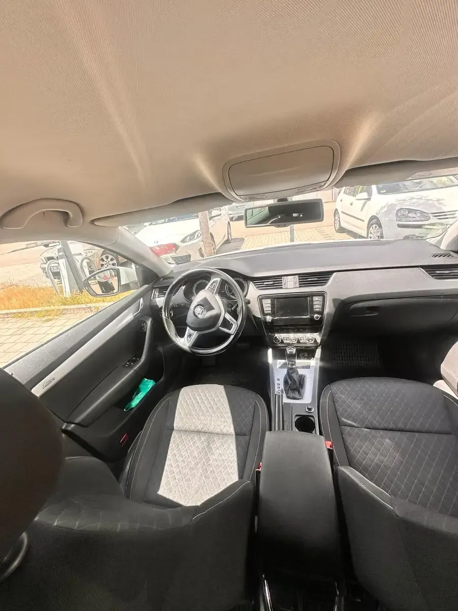 Gebraucht Skoda Octavia 150 PS (110 kW) 2015 Weiß Kombi