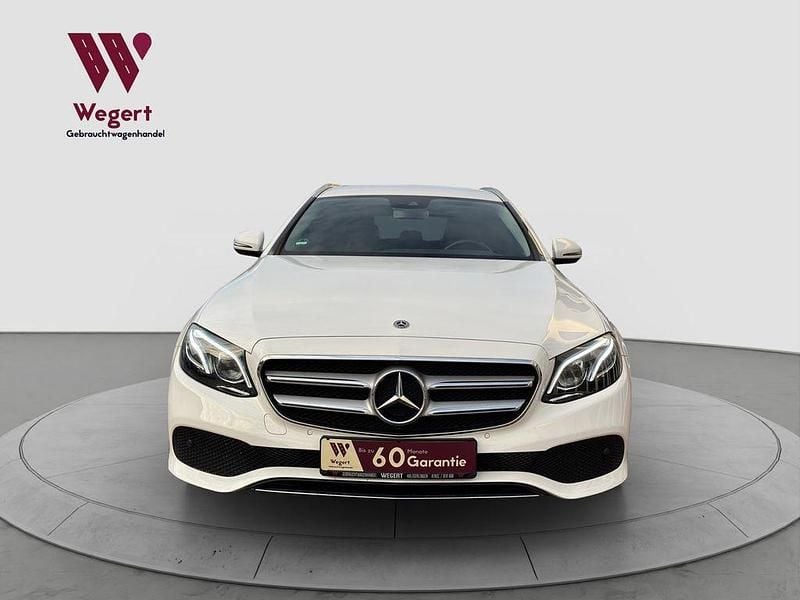 Gebraucht Mercedes E220 Avantgarde 194 PS (142 kW) 2017 Weiß Kombi