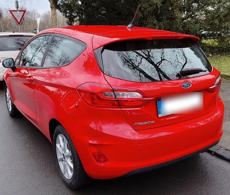 Gebraucht Ford Fiesta Trend 75 PS (55 kW) 2020 Rot Kleinwagen