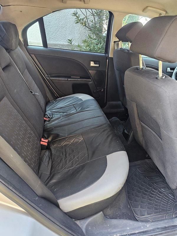 Gebraucht Ford Mondeo 150 PS (110 kW) 2001 Silber Limousine