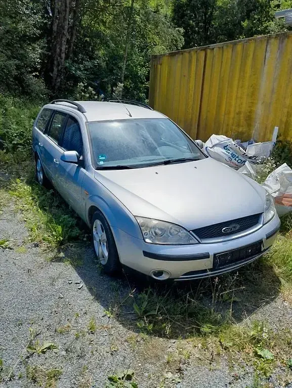 Gebraucht Ford Mondeo Futura 170 PS (125 kW) 2004 Silber Limousine