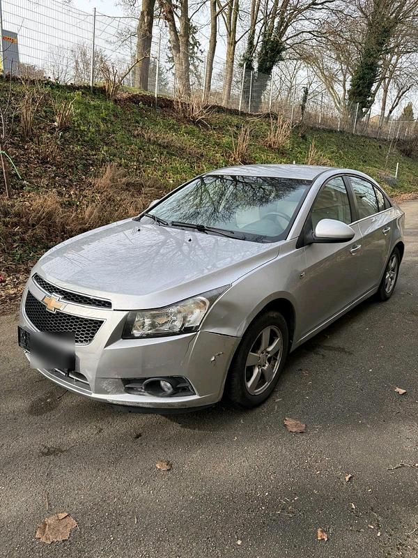 Gebraucht Chevrolet Cruze 141 PS (103 kW) 2010 Silber Limousine