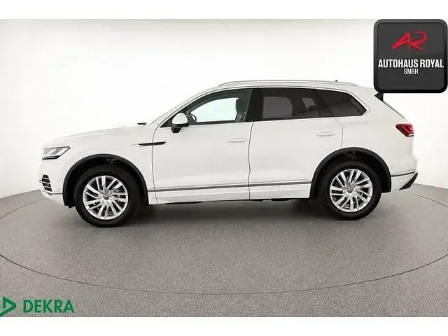 Gebraucht VW Touareg Elegance 231 PS (169 kW) 2022 Pure white SUV
