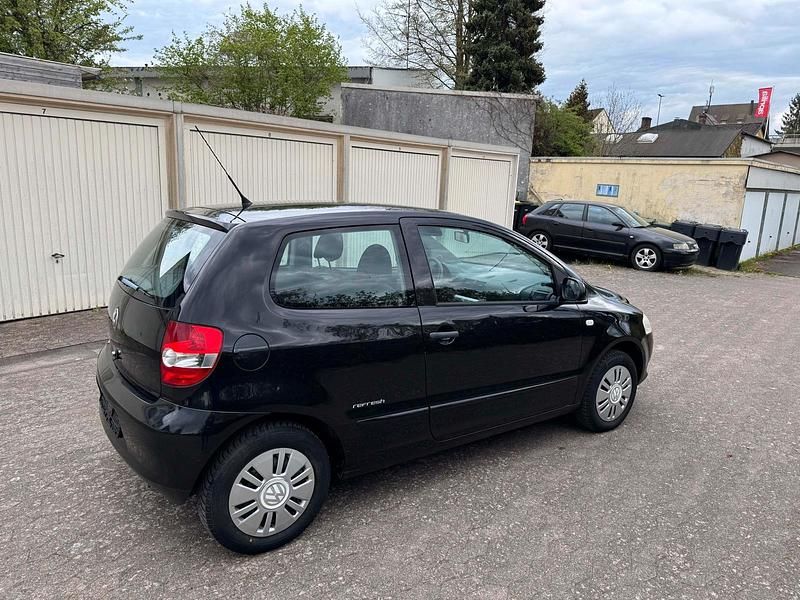 Second-hand VW Fox 55 CP (40 kW) 2010 Negru Hatchback