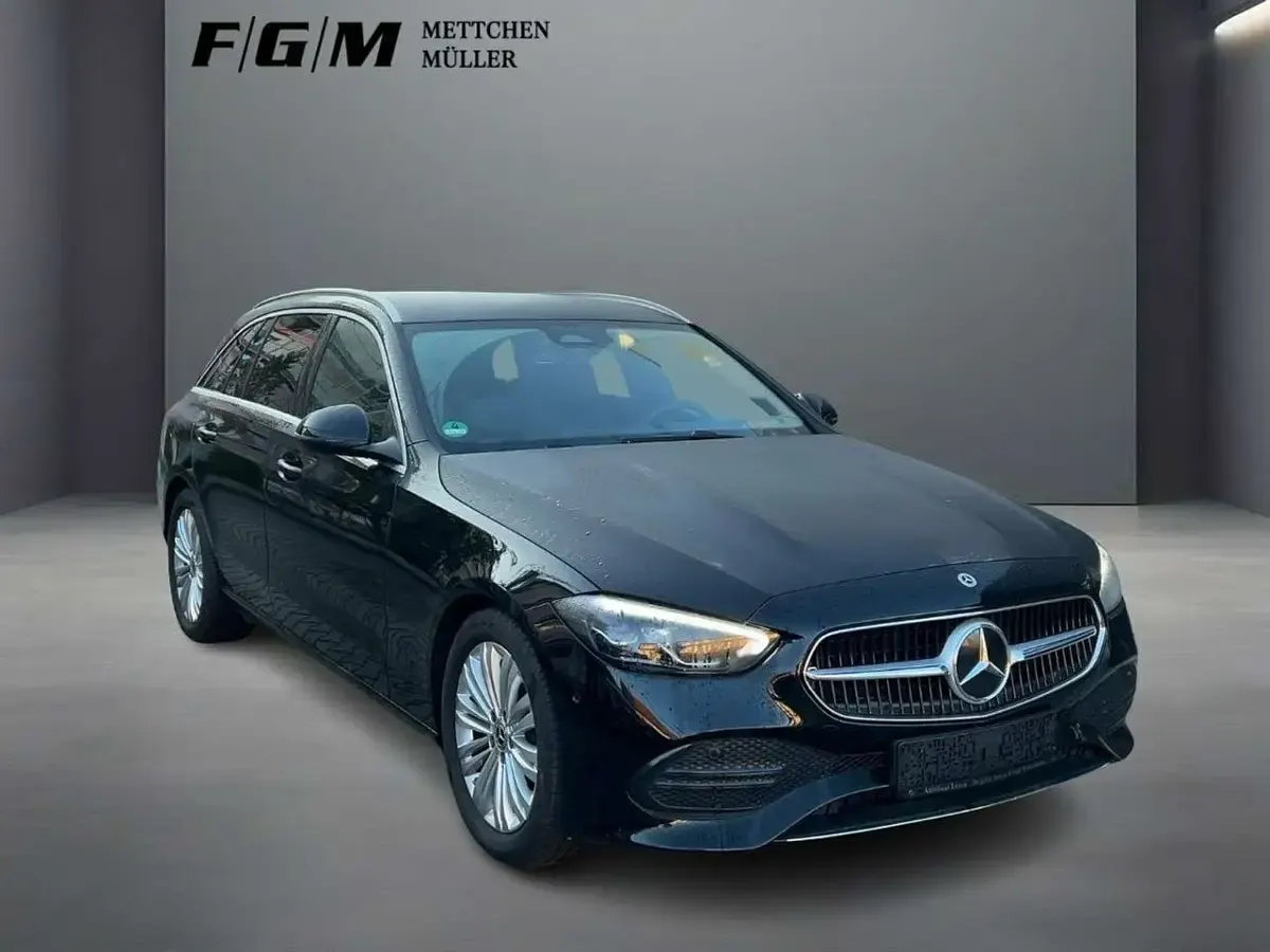 Gebraucht Mercedes C180 Avantgarde 170 PS (125 kW) 2024 Unilack schwarz Kombi