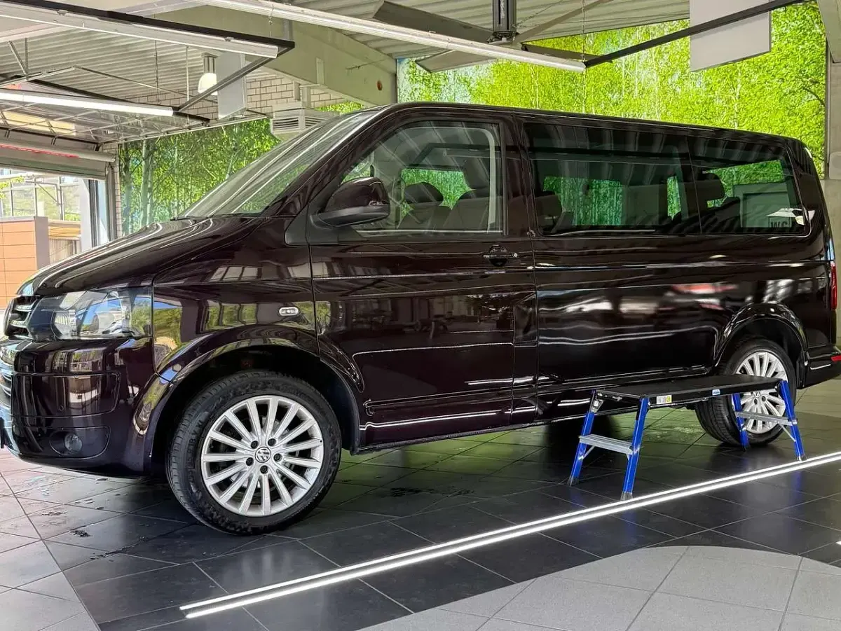 Second-hand VW T5 140 CP (102 kW) 2014 Negru Van