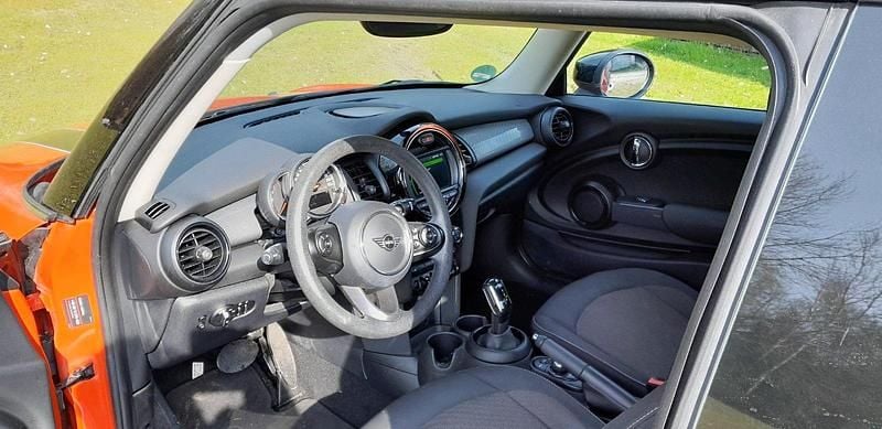 Second-hand Mini Cooper 136 CP (100 kW) 2020 Roșu Hatchback