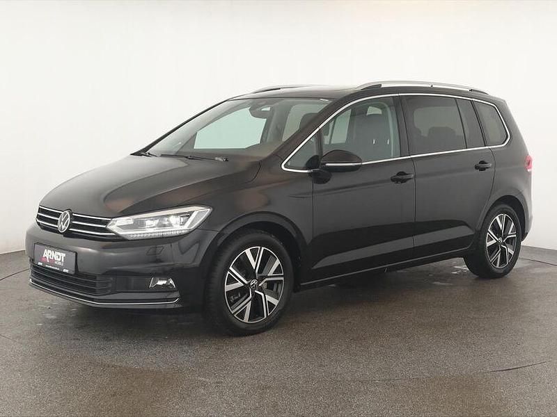 Gebraucht VW Touran Highline 150 PS (110 kW) 2025 Deep black perleffekt Van / Kleinbus