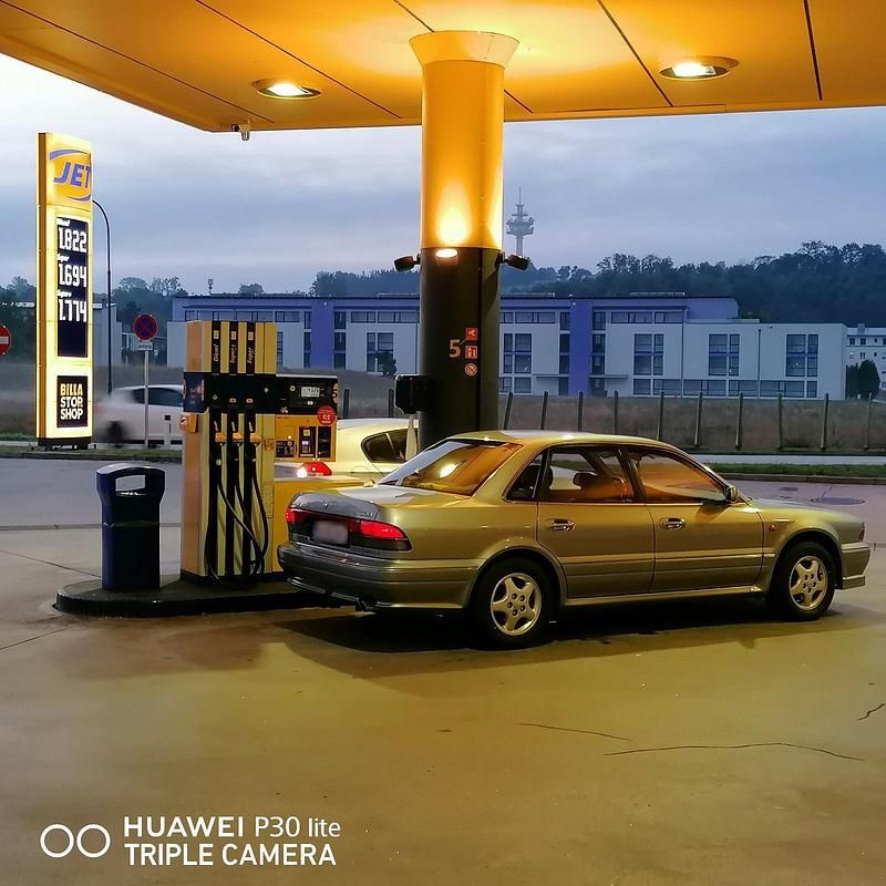 Gebraucht Mitsubishi Sigma 205 PS (150 kW) 1993 Silber Limousine