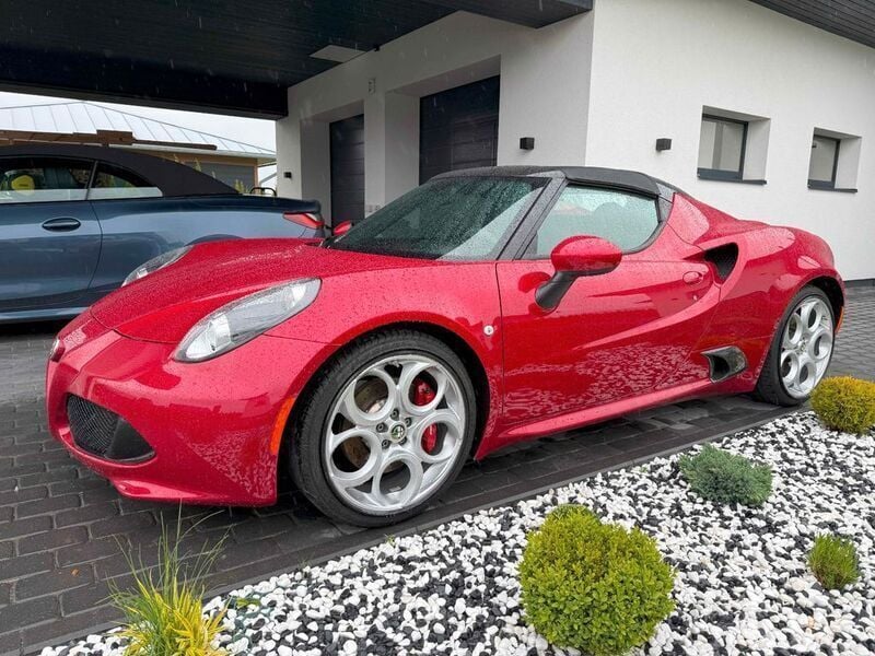 Rot Gebraucht 2017 Alfa Romeo 4C Cabrio | 70.500 € - Bild 1/4