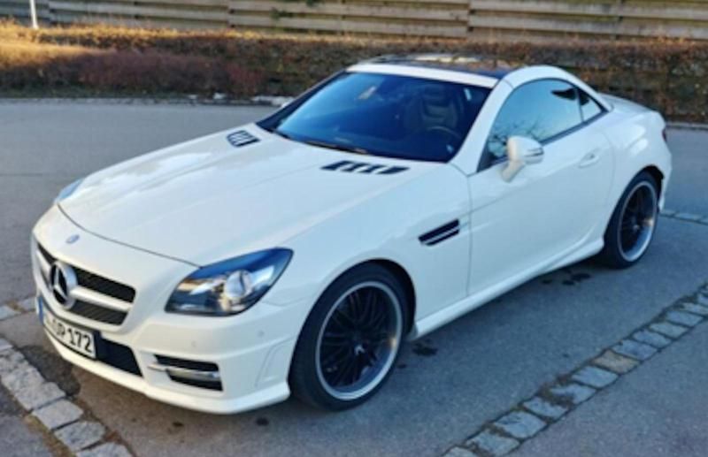Weiß Gebraucht 2013 Mercedes SLK250 AMG Cabrio | 20.950 € (Teuer) - Bild 1/4