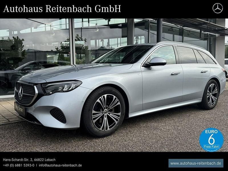 Silber Gebraucht 2024 Mercedes E220 Avantgarde Limousine | 46.399 € (Superpreis) - Bild 1/4