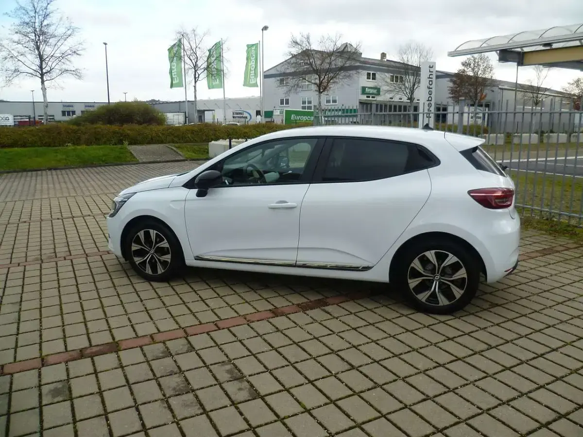 Gebraucht Renault Clio Evolution 91 PS (66 kW) 2023 Gletscherweiss Kleinwagen