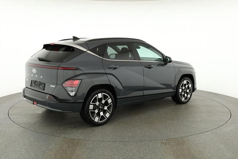 Gebraucht Hyundai Kona Prime 160 kW (218 PS) 2023 Ecotronic grey metallic SUV