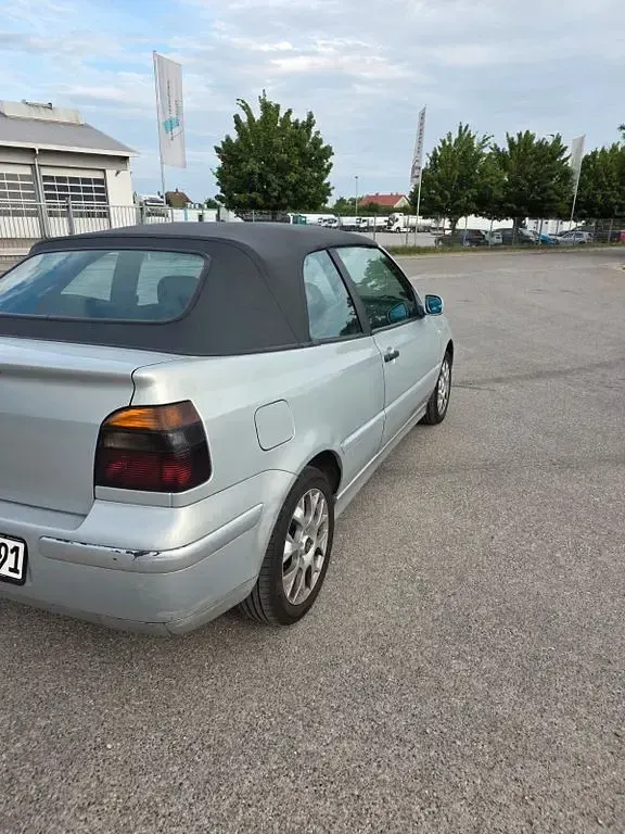 Gebraucht VW Golf Trendline 101 PS (74 kW) 1999 Silber Cabrio
