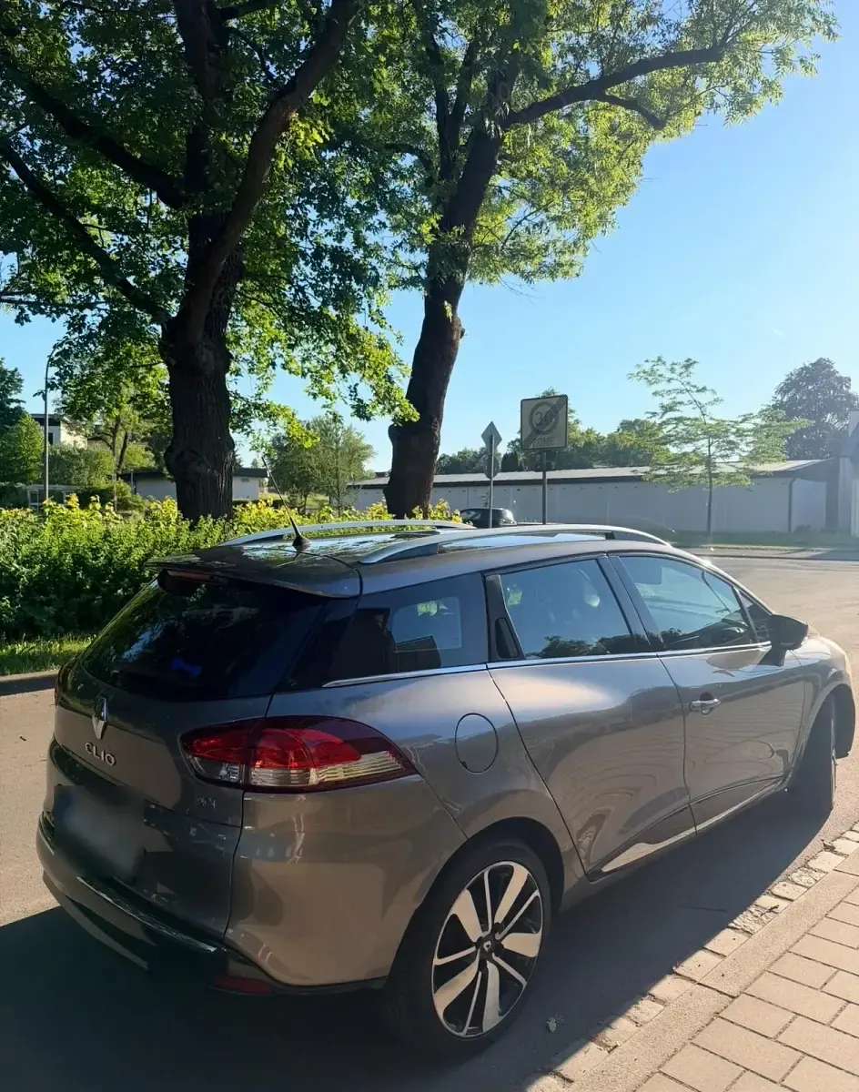 Gebraucht Renault Clio 90 PS (66 kW) 2014 Grau Kombi