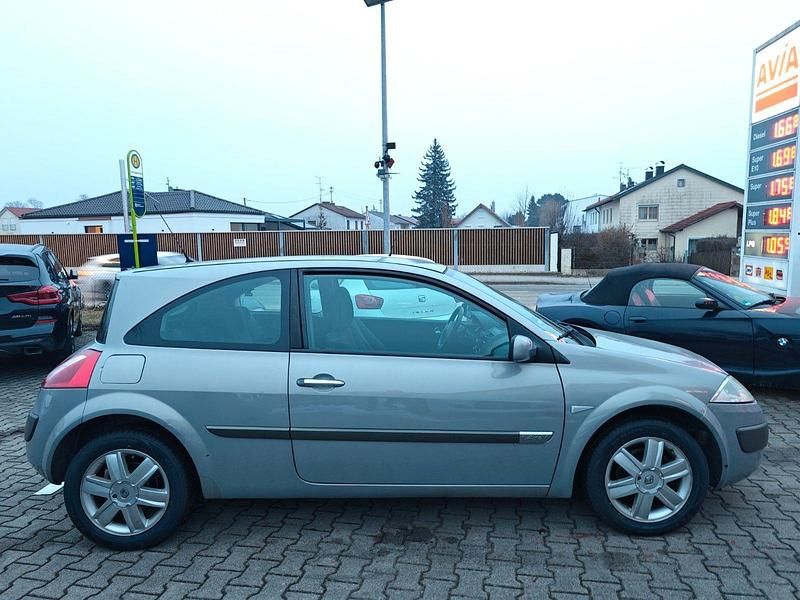 Gebraucht Renault Mégane II Authentique 98 PS (72 kW) 2003 Silber Limousine