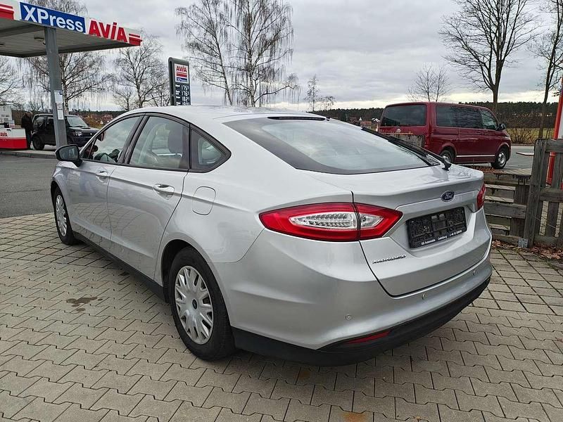 Gebraucht Ford Mondeo Trend 150 PS (110 kW) 2015 Polarsilber Limousine